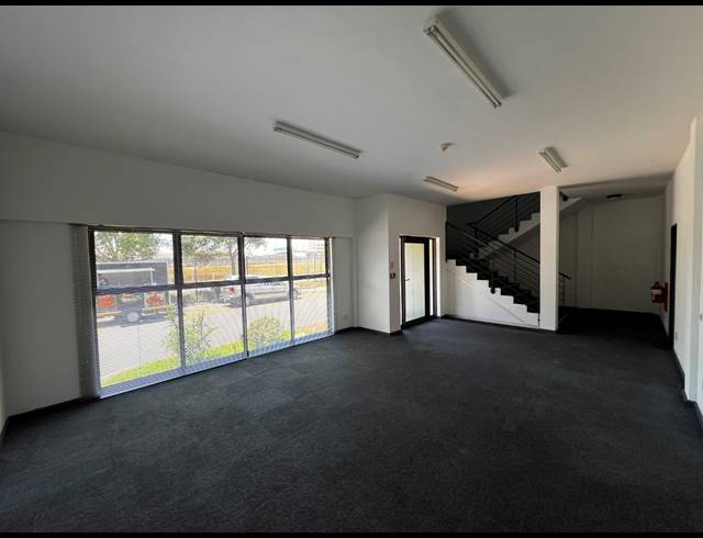 401M² WAREHOUSE TO LET IN AIRPORT INDUSTRIA